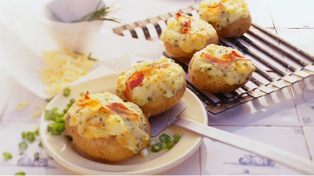 448423_pecene-brambory-se-syrovou-naplni_image_620x349