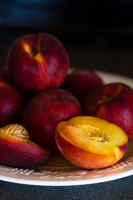 Piersici si nectarine