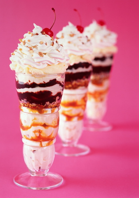 cum mancam ingheţata la pahar