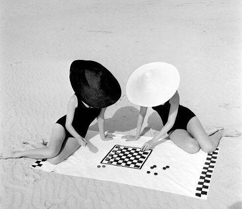 292656_593320954034138_2139115883_n